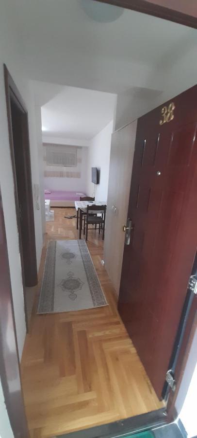 Apartment Luka Подгориця Екстер'єр фото