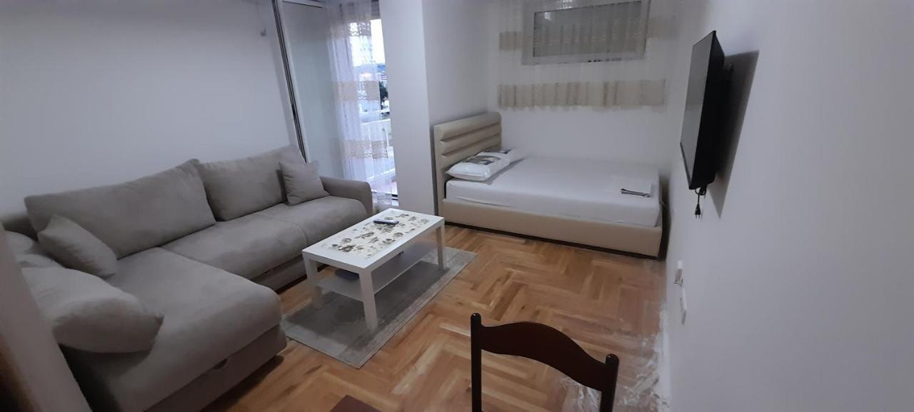 Apartment Luka Подгориця Екстер'єр фото
